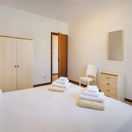 Rosa Cinderella شقة لاتيزي