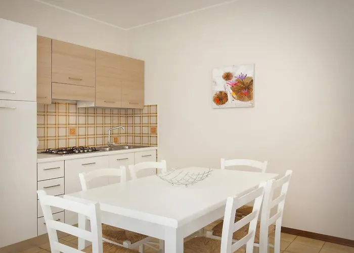 Rosa Cinderella Lägenhet Lazise